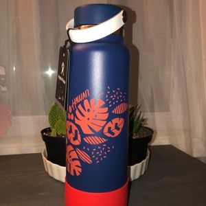 New Navy Blue Limited Edition Hawaii 40 oz Hydro Flask